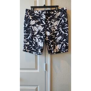 NWT Mario Serrani Italy Comfort Stretch Control non-denim Bermuda Shorts Sz 12